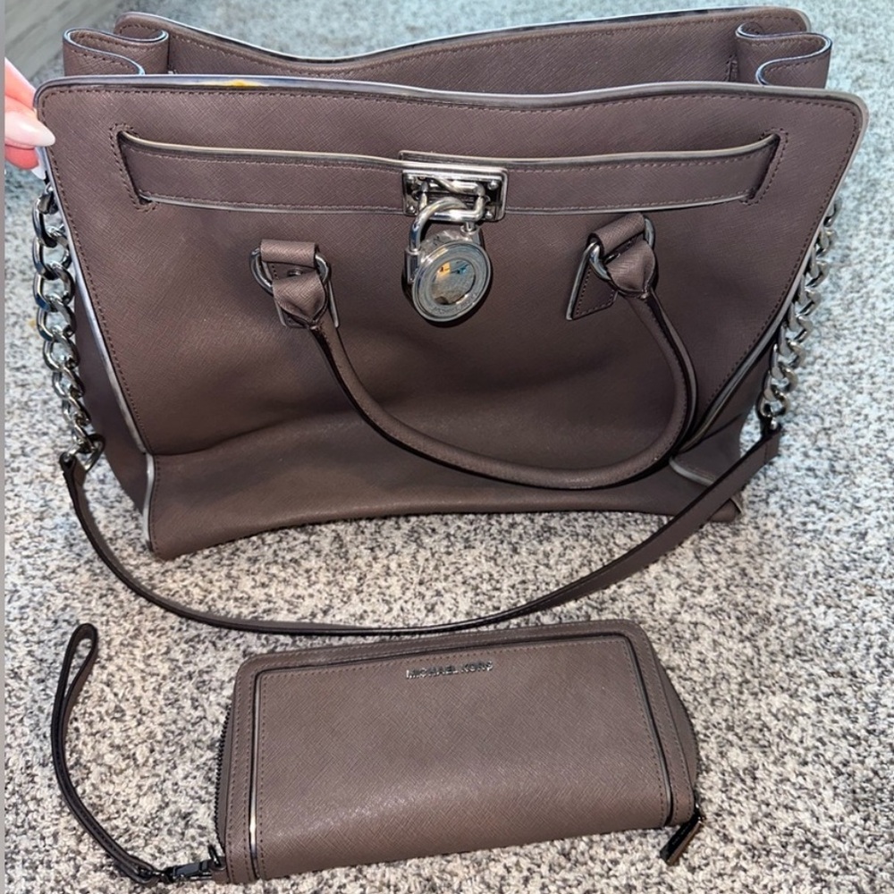 Michael Kors matching purse/wristlet set